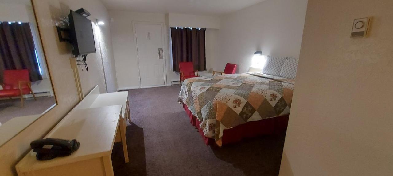 Granby River Inn & Suites Grand Forks Eksteriør billede